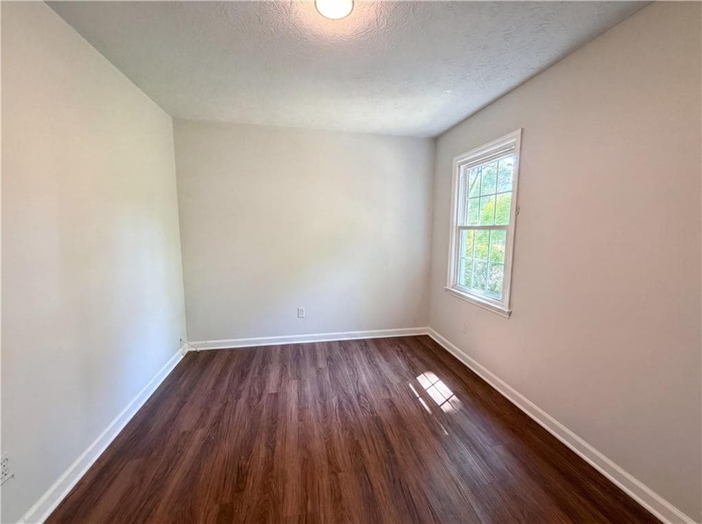 4 bedroom, 3 bathroom, 2,739 sq ft single family residence for sale at 1033 Chestnut Hill Circle, Marietta, GA 30064 — photo 7