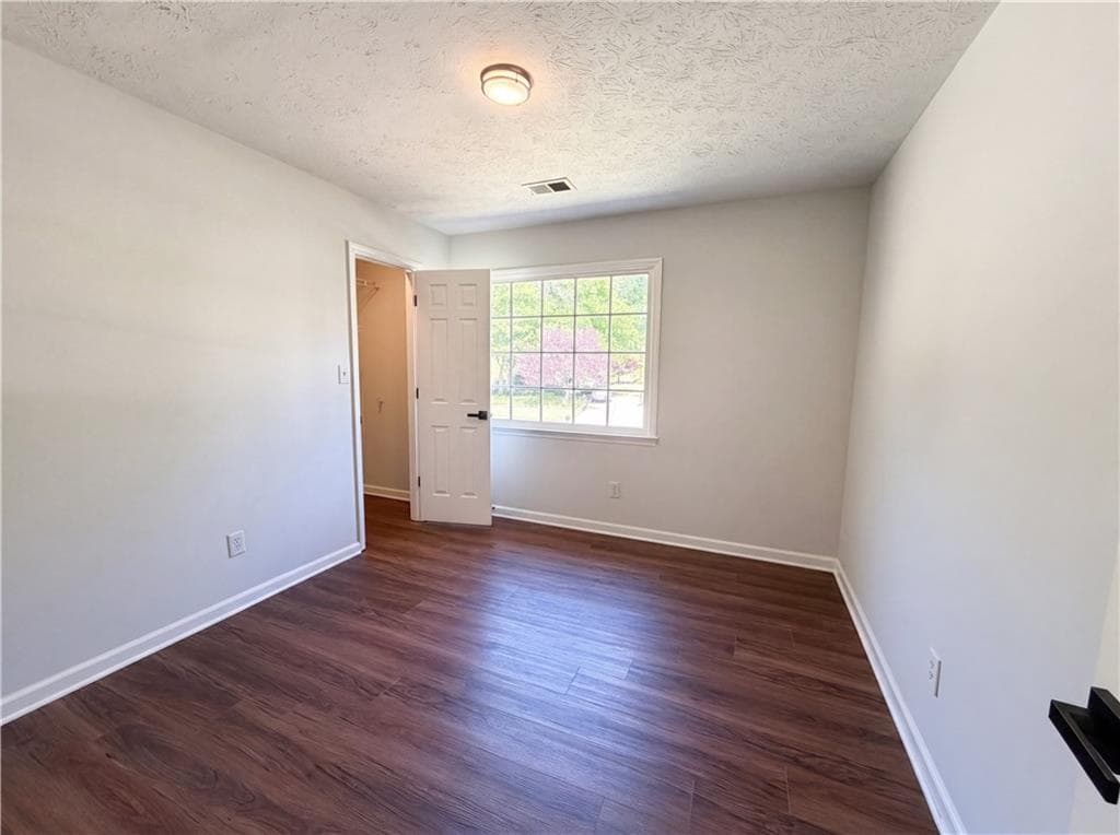 4 bedroom, 3 bathroom, 2,739 sq ft single family residence for sale at 1033 Chestnut Hill Circle, Marietta, GA 30064 — photo 9