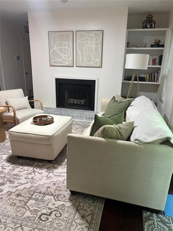 2 bedroom, 1 bathroom, 1,049 sq ft condominium for sale at 2507 Cumberland Court, Smyrna, GA 30080 — photo 4