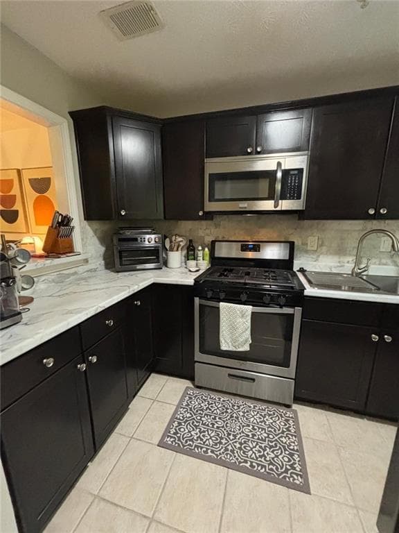 2 bedroom, 1 bathroom, 1,049 sq ft condominium for sale at 2507 Cumberland Court, Smyrna, GA 30080 — photo 5