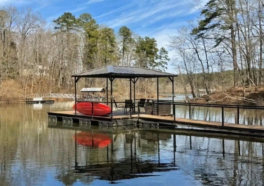 4 bedroom, 3 bathroom, 1,660 sq ft single family residence for sale at 159 Manor Oak Trail, Toccoa, GA 30577 — photo 3