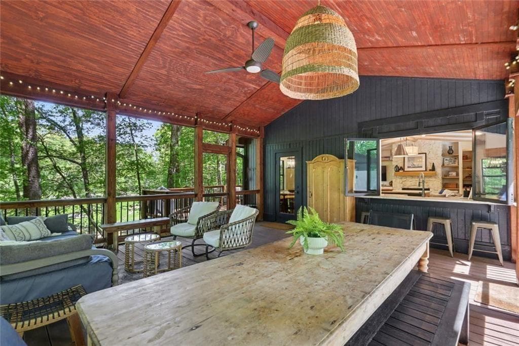 4 bedroom, 3 bathroom, 1,660 sq ft single family residence for sale at 159 Manor Oak Trail, Toccoa, GA 30577 — photo 4