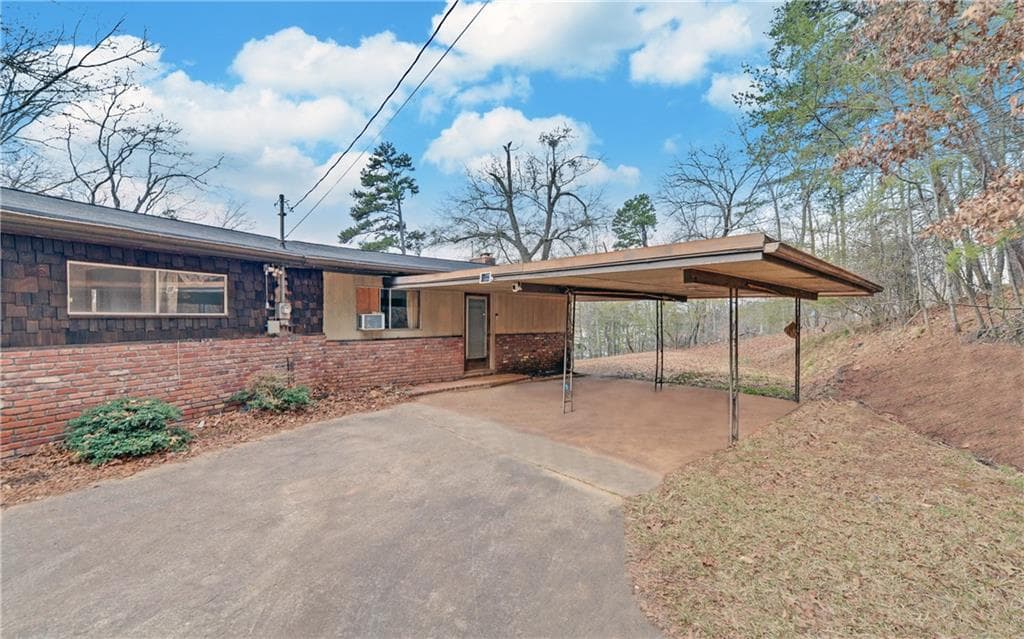4 bedroom, 2 bathroom, 1,981 sq ft single family residence for sale at 2290 Boy Scout Camp Road, Gainesville, GA 30501 — photo 5