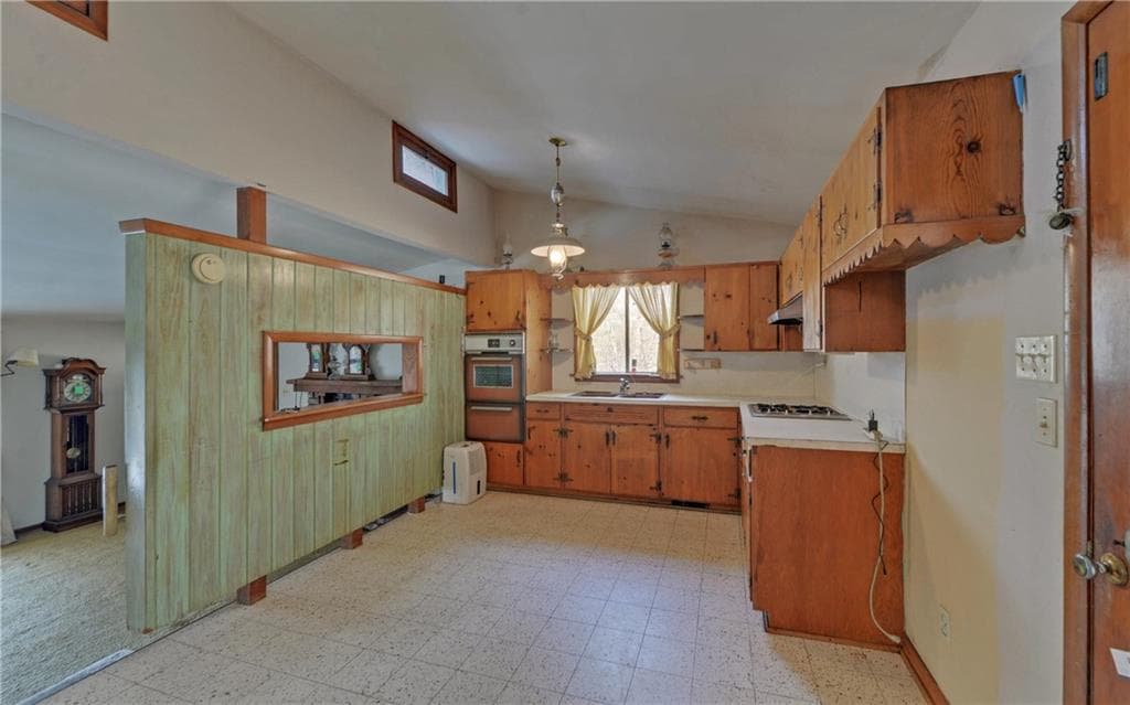 4 bedroom, 2 bathroom, 1,981 sq ft single family residence for sale at 2290 Boy Scout Camp Road, Gainesville, GA 30501 — photo 6