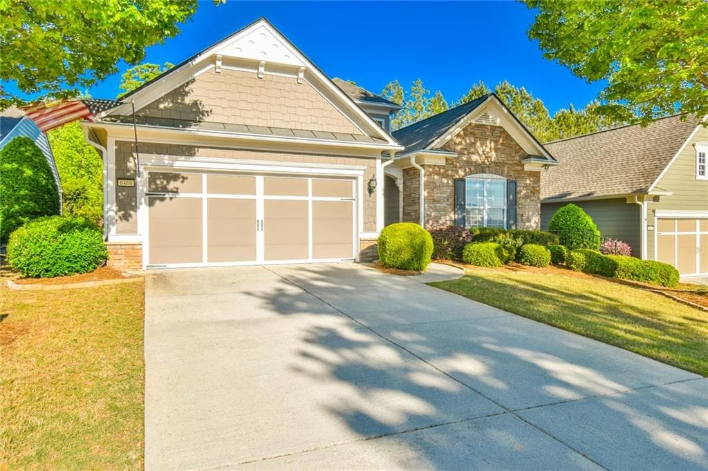 3 bedroom, 2 bathroom, 2,052 sq ft single family residence sold at 6468 Lantern Ridge, Hoschton, GA 30548