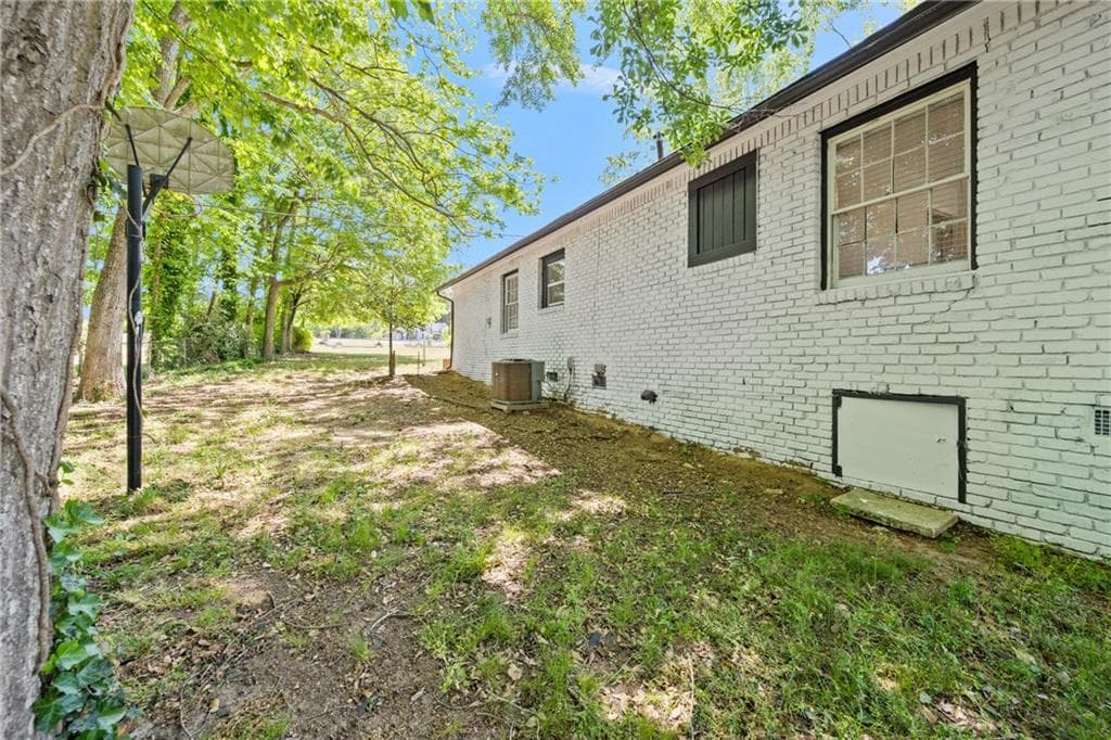 4 bedroom, 2 bathroom, 1,225 sq ft single family residence for sale at 100 Pine Circle, Jonesboro, GA 30236 — photo 7