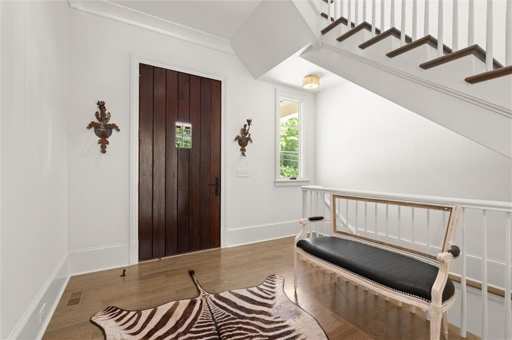 4 bedroom, 5 bathroom, 6,019 sq ft single family residence for sale at 4240 Paces Ferry Road, Atlanta, GA 30339 — photo 5