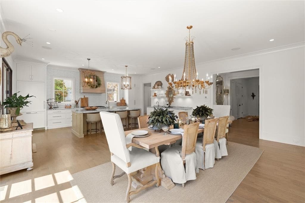 4 bedroom, 5 bathroom, 6,019 sq ft single family residence for sale at 4240 Paces Ferry Road, Atlanta, GA 30339 — photo 9