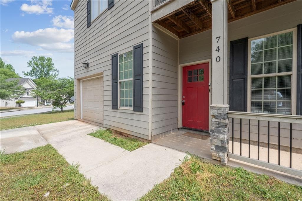 3 bedroom, 3 bathroom, 1,944 sq ft single family residence for sale at 740 Dot Drive, Atlanta, GA 30349 — photo 4
