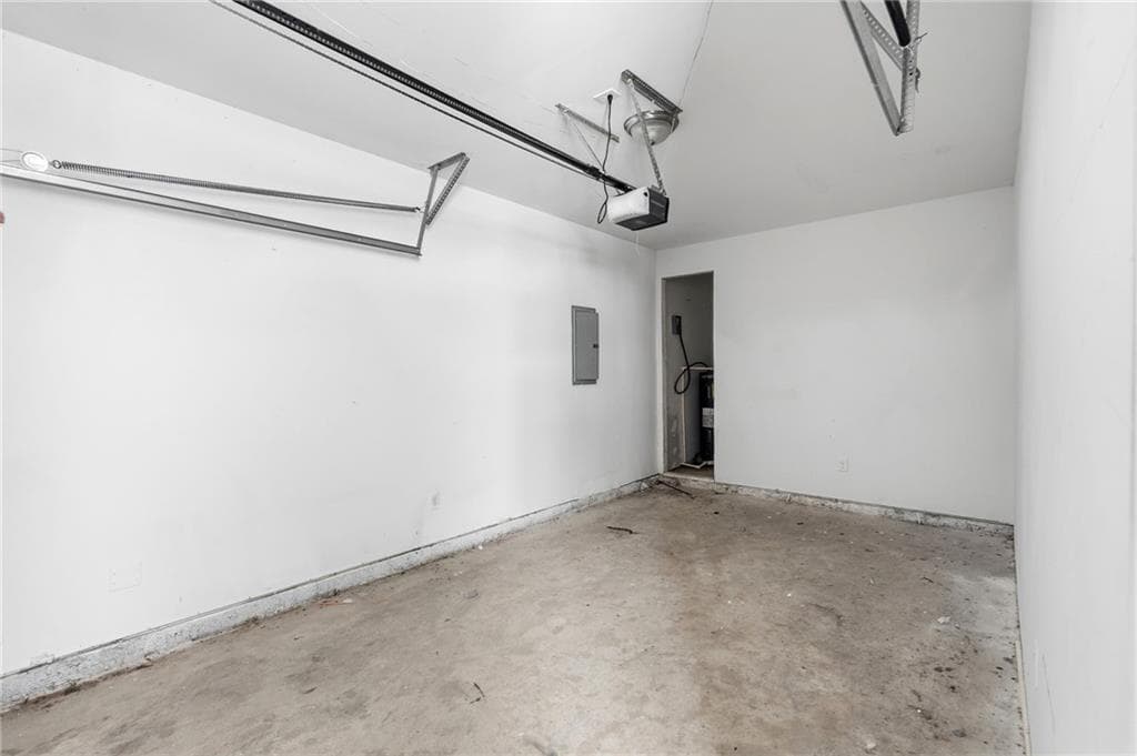3 bedroom, 3 bathroom, 1,944 sq ft single family residence for sale at 740 Dot Drive, Atlanta, GA 30349 — photo 8