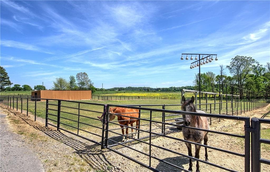 3 bedroom, 2 bathroom single family residence under contract at 486 County Line Road, Resaca, GA 30735 — photo 3
