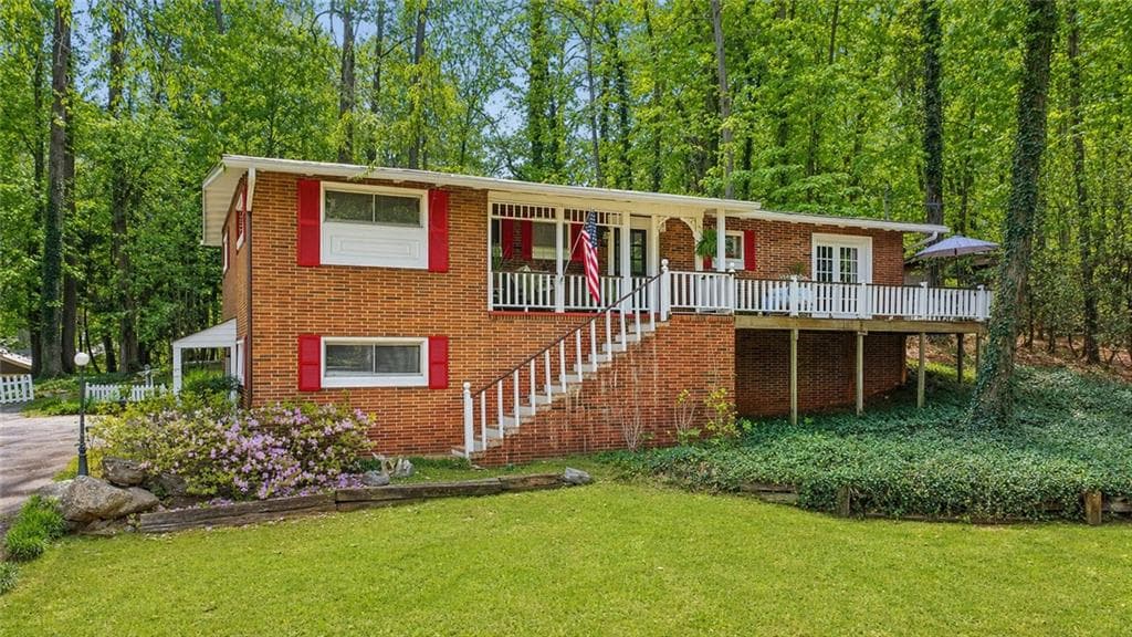 4 bedroom, 3 bathroom, 2,313 sq ft single family residence for sale at 495 Bouldercrest Drive, Marietta, GA 30064 — photo 2