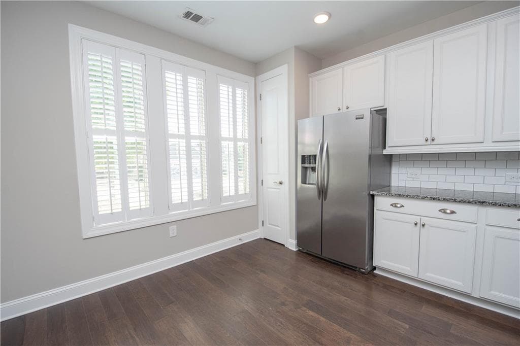 3 bedroom, 3 bathroom, 1,937 sq ft single family residence for sale at 245 Spruce Pine Circle, Peachtree City, GA 30269 — photo 4