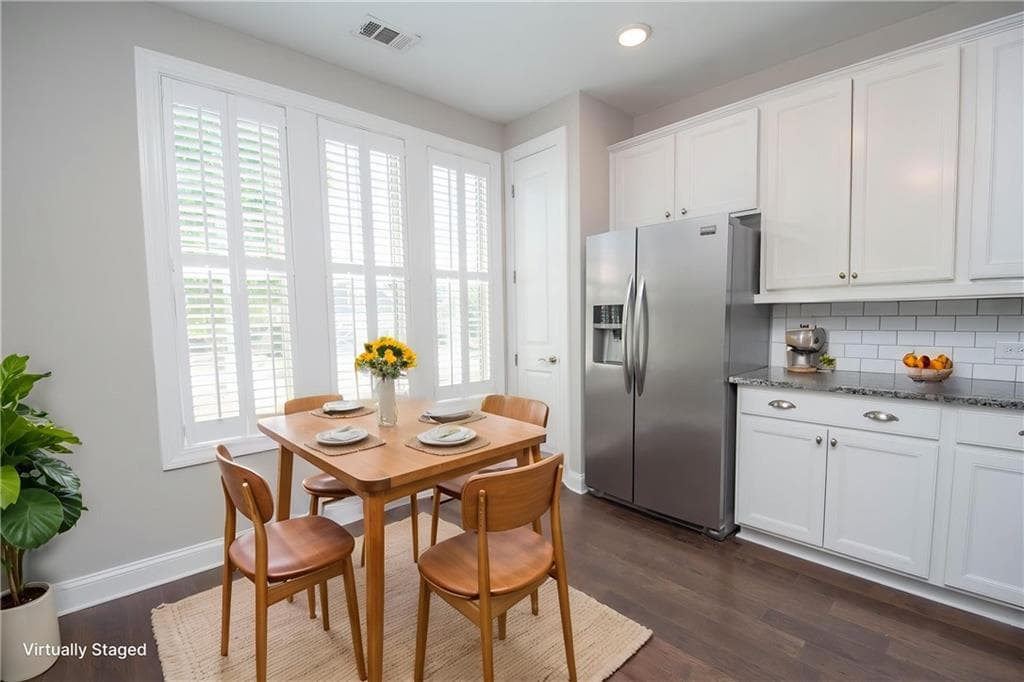 3 bedroom, 3 bathroom, 1,937 sq ft single family residence for sale at 245 Spruce Pine Circle, Peachtree City, GA 30269 — photo 5