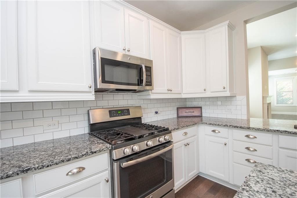 3 bedroom, 3 bathroom, 1,937 sq ft single family residence for sale at 245 Spruce Pine Circle, Peachtree City, GA 30269 — photo 8