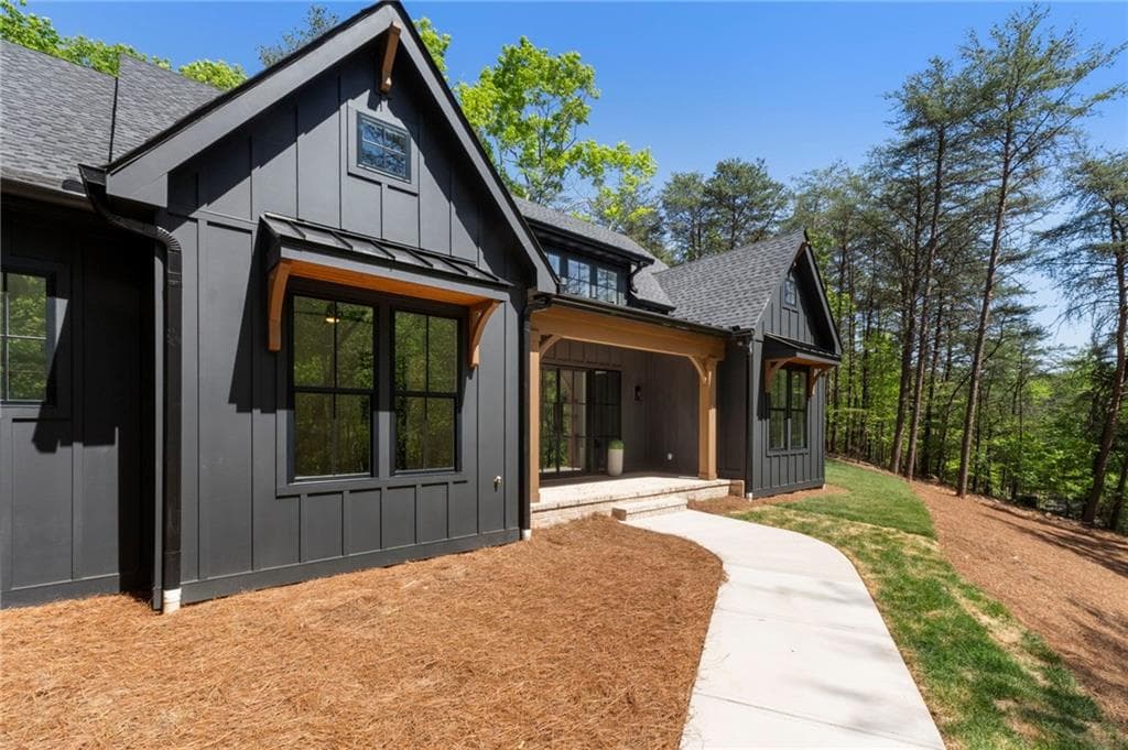 5 bedroom, 4 bathroom, 5,820 sq ft single family residence under contract at 24 Fern Creek Court, Jasper, GA 30143 — photo 8