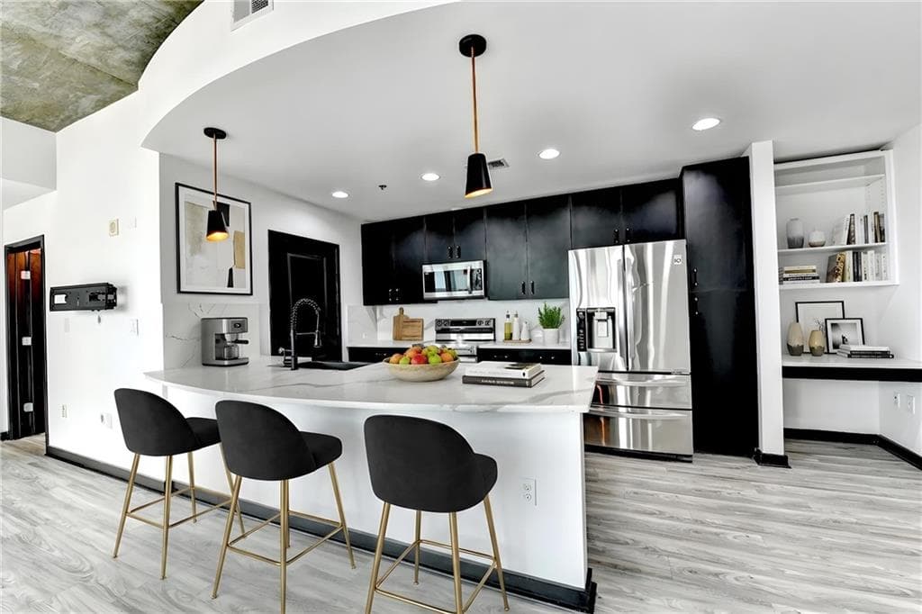 2 bedroom, 2 bathroom, 1,245 sq ft condominium for sale at 3324 Peachtree Road 1419, Atlanta, GA 30326 — photo 7