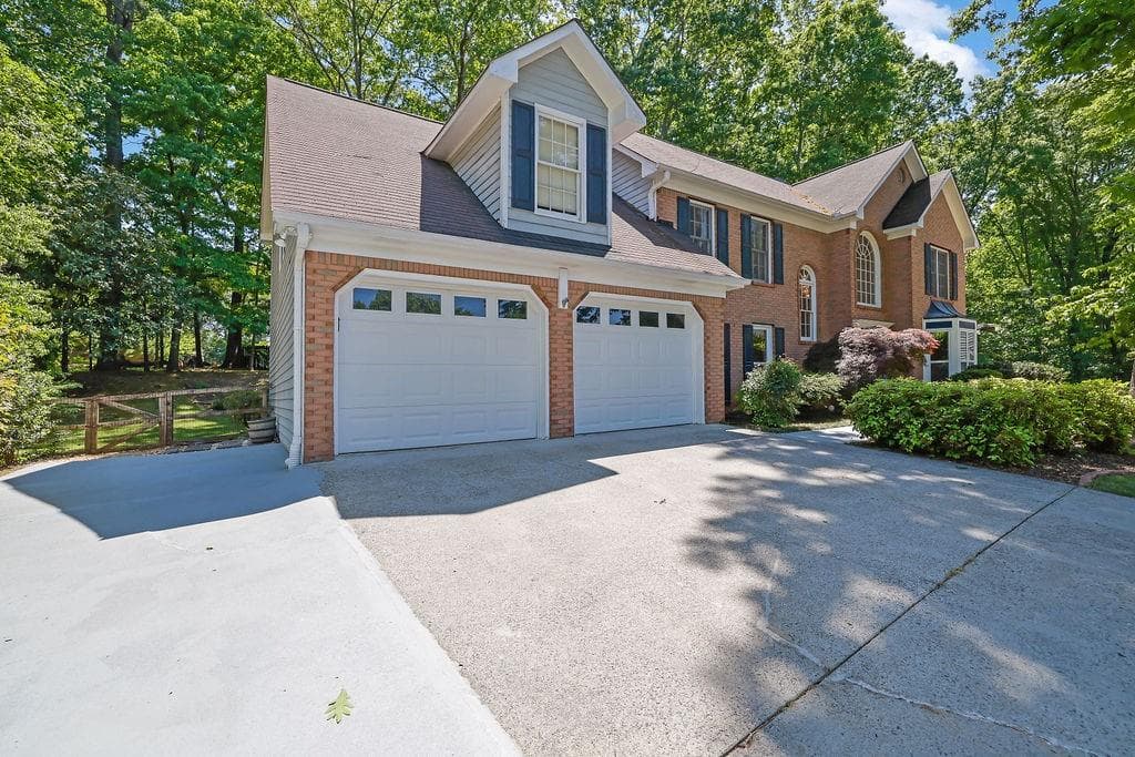 5 bedroom, 3 bathroom, 3,443 sq ft single family residence for sale at 4616 Astible Circle, Acworth, GA 30102