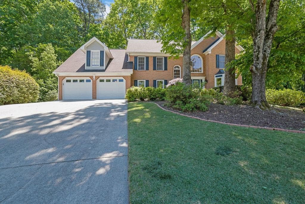 5 bedroom, 3 bathroom, 3,443 sq ft single family residence for sale at 4616 Astible Circle, Acworth, GA 30102 — photo 2
