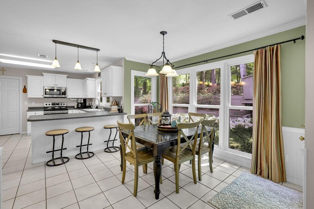 5 bedroom, 3 bathroom, 3,443 sq ft single family residence for sale at 4616 Astible Circle, Acworth, GA 30102 — photo 10