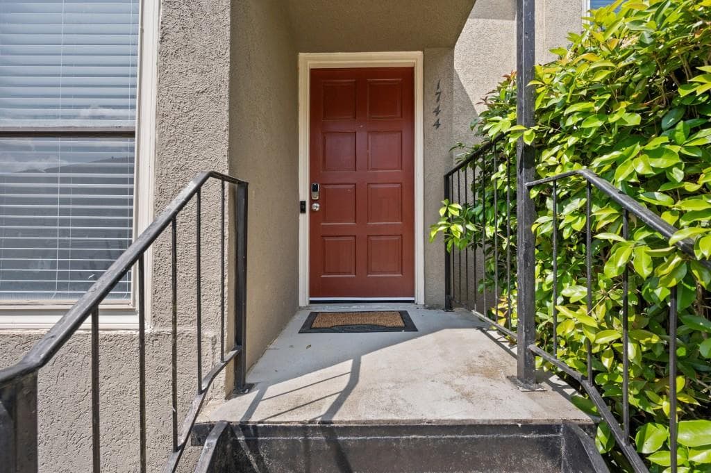 3 bedroom, 3 bathroom townhouse for rent at 1744 Woodcliff Place, Atlanta, GA 30329 for $3,200 a month — photo 2