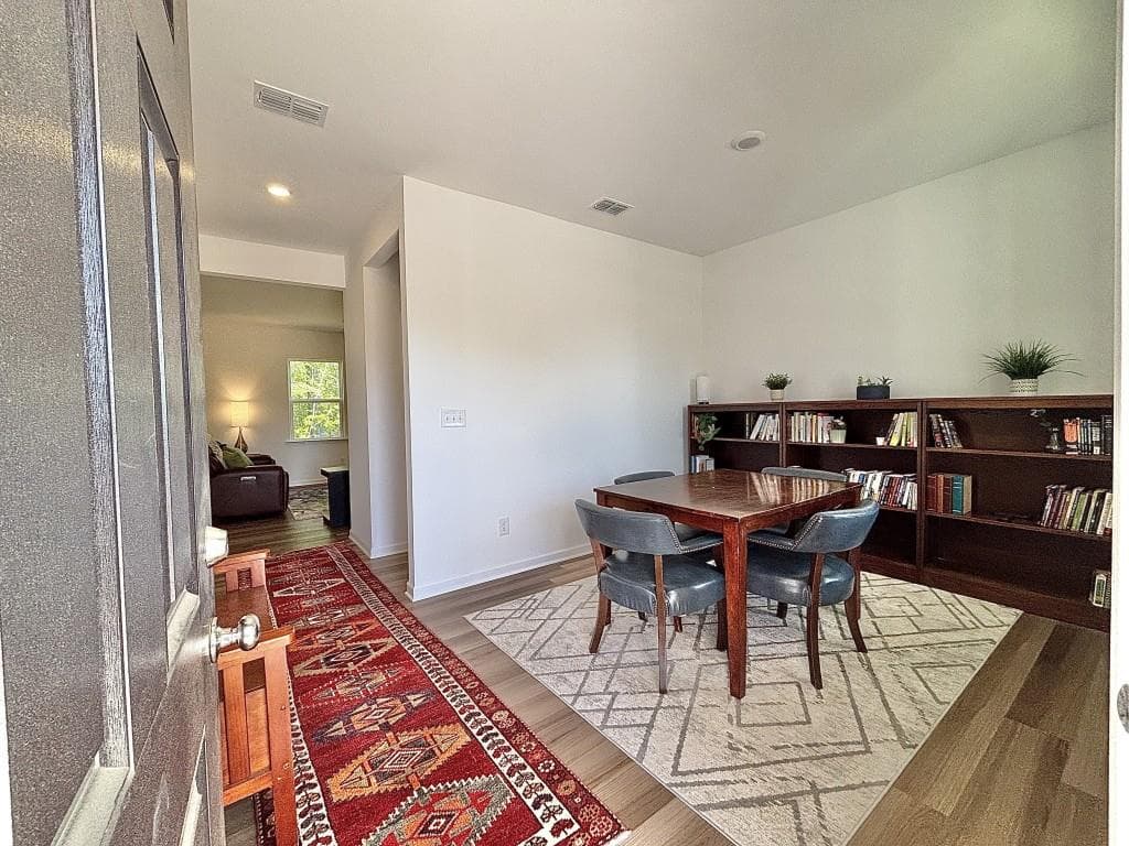 3 bedroom, 3 bathroom, 2,004 sq ft single family residence for sale at 2921 Salinger Way, Gainesville, GA 30507 — photo 8