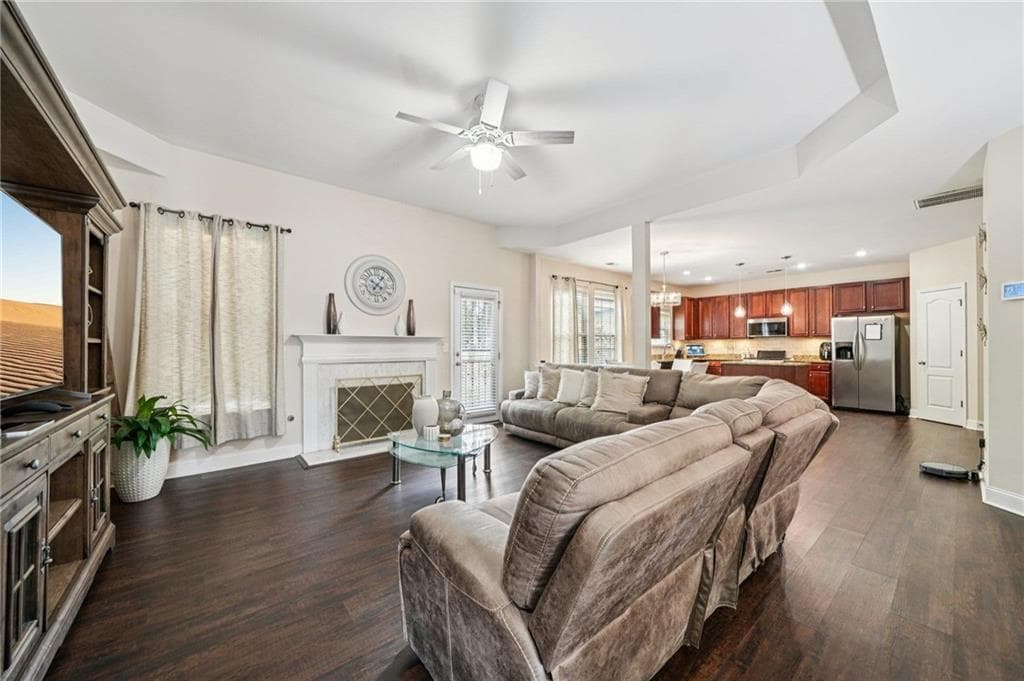 5 bedroom, 3 bathroom, 3,026 sq ft single family residence for sale at 370 Windsor Way, Fairburn, GA 30213 — photo 5