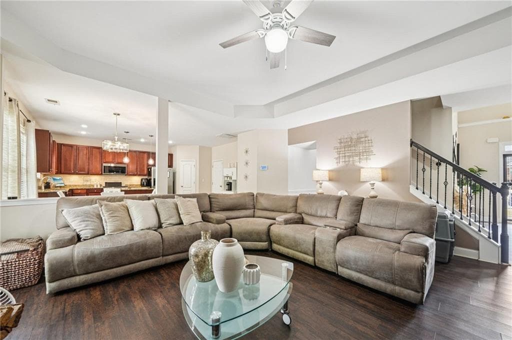 5 bedroom, 3 bathroom, 3,026 sq ft single family residence for sale at 370 Windsor Way, Fairburn, GA 30213 — photo 7