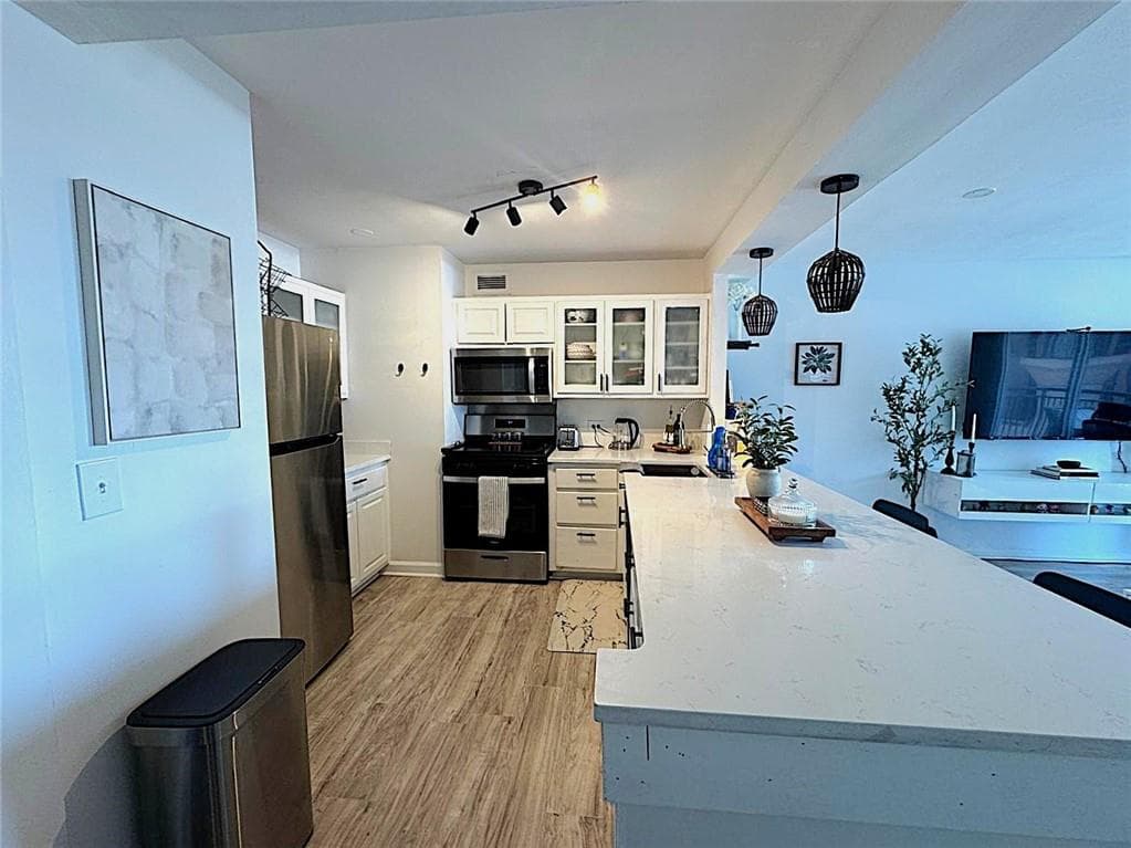 1 bedroom, 1 bathroom, 786 sq ft condominium for sale at 620 Peachtree Street 909, Atlanta, GA 30308 — photo 6