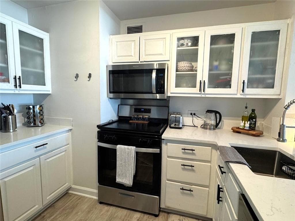 1 bedroom, 1 bathroom, 786 sq ft condominium for sale at 620 Peachtree Street 909, Atlanta, GA 30308 — photo 8