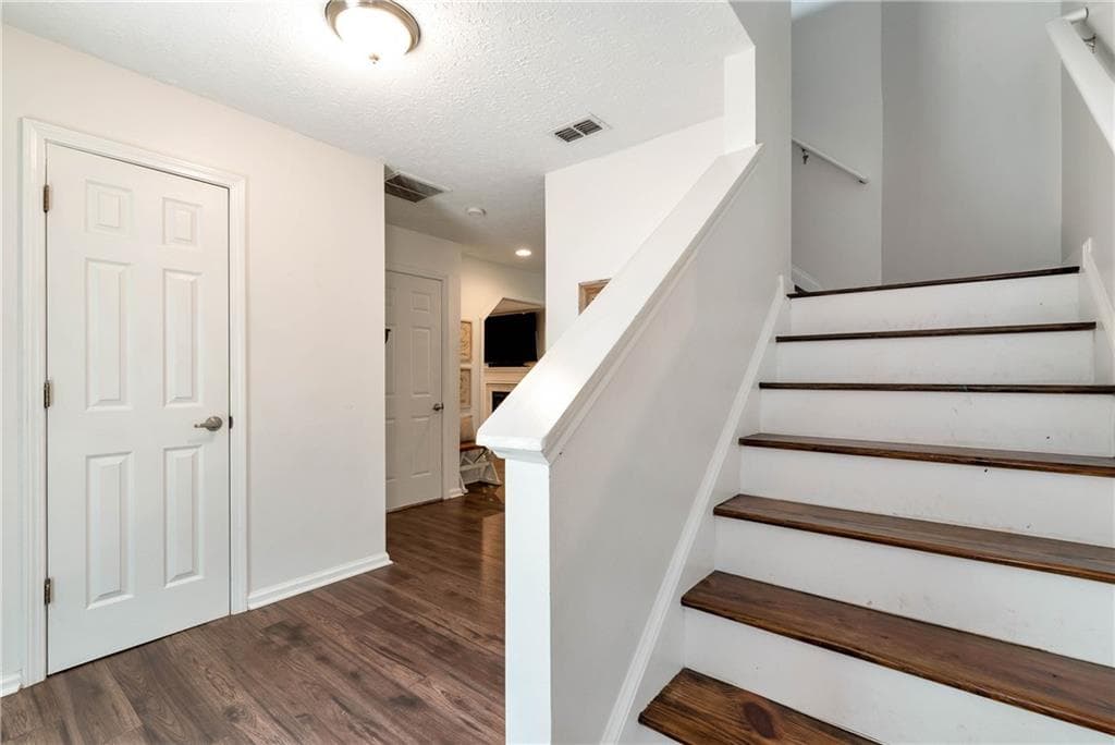 4 bedroom, 3 bathroom, 2,152 sq ft single family residence for sale at 4205 Ridgebrook Bend, Cumming, GA 30028 — photo 4