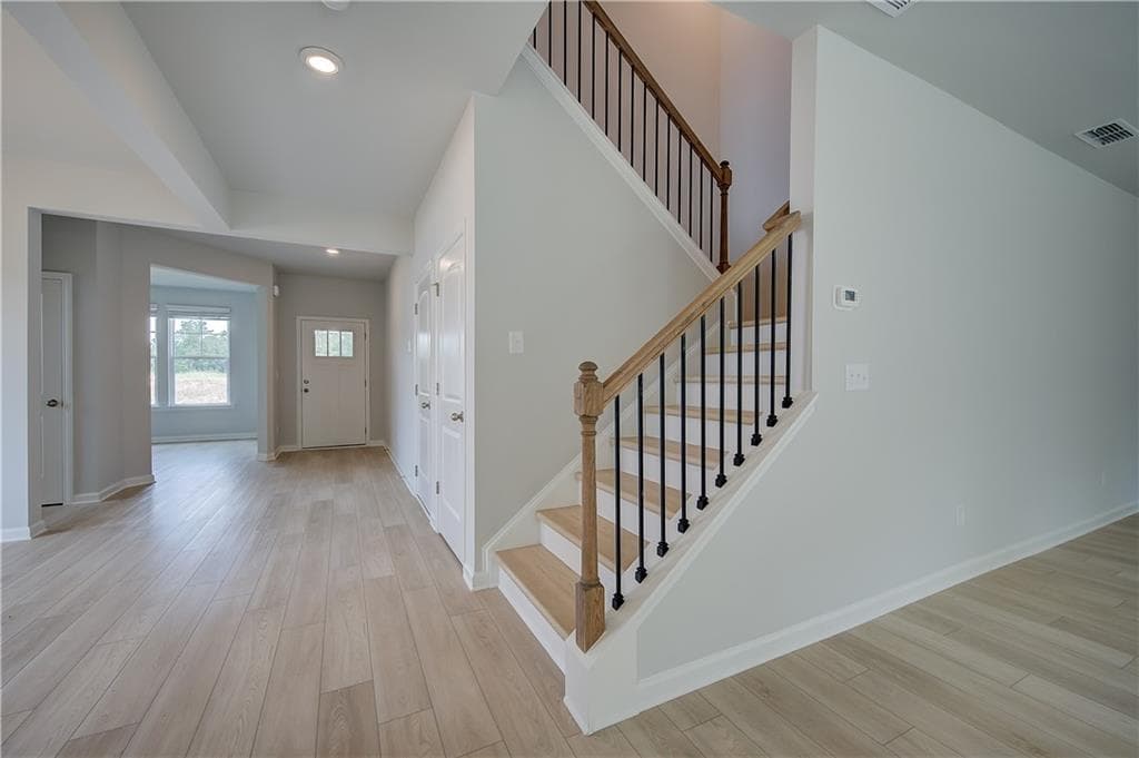 3 bedroom, 3 bathroom, 2,702 sq ft single family residence under contract at 200 Homesite Abbotts Crossing Circle, Conyers, GA 30094 — photo 8