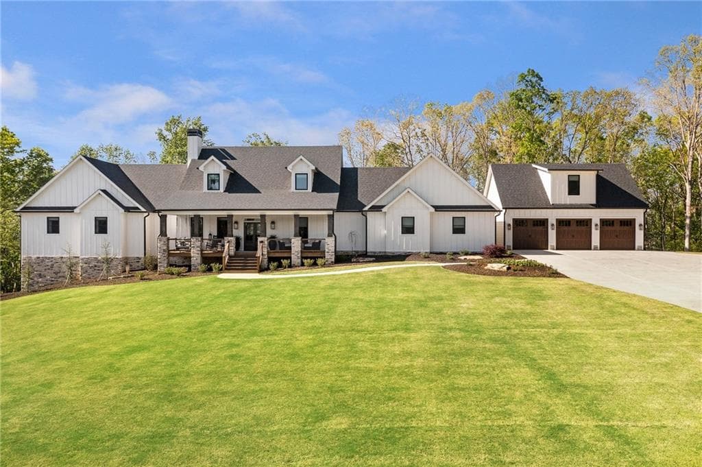 4 bedroom, 5 bathroom, 9,422 sq ft single family residence sold at 1017 Avery Road, Canton, GA 30115