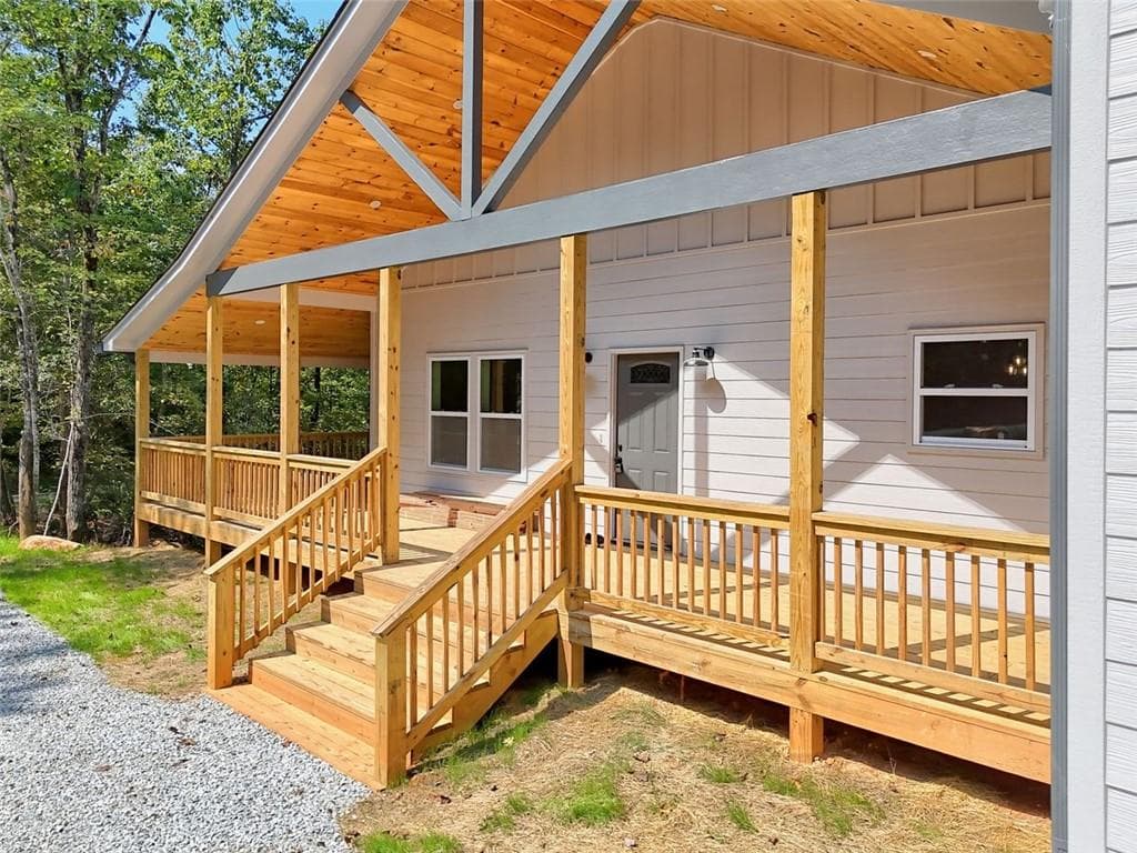 4 bedroom, 4 bathroom, 3,063 sq ft single family residence for sale at 341 Abby Lane, Clayton, GA 30525 — photo 2