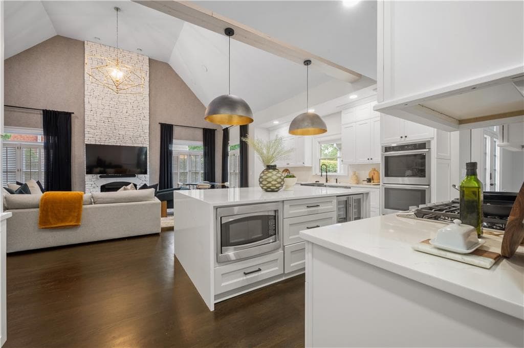 6 bedroom, 5 bathroom, 7,288 sq ft single family residence for sale at 2204 Iron Gate Drive, Smyrna, GA 30080 — photo 6