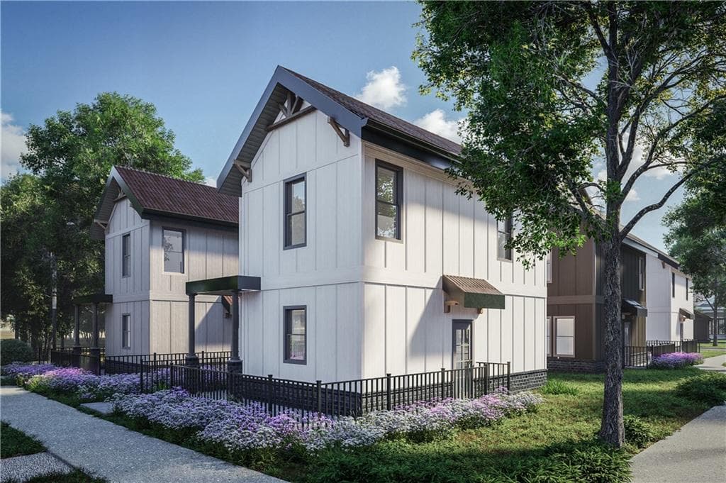 3 bedroom, 2 bathroom, 940 sq ft single family residence under contract at 646 W Peachtree #202 Street, Norcross, GA 30071 — photo 3