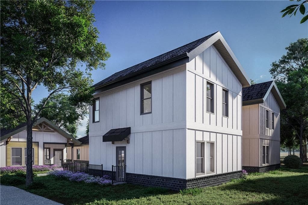 3 bedroom, 2 bathroom, 940 sq ft single family residence under contract at 646 W Peachtree #202 Street, Norcross, GA 30071 — photo 4