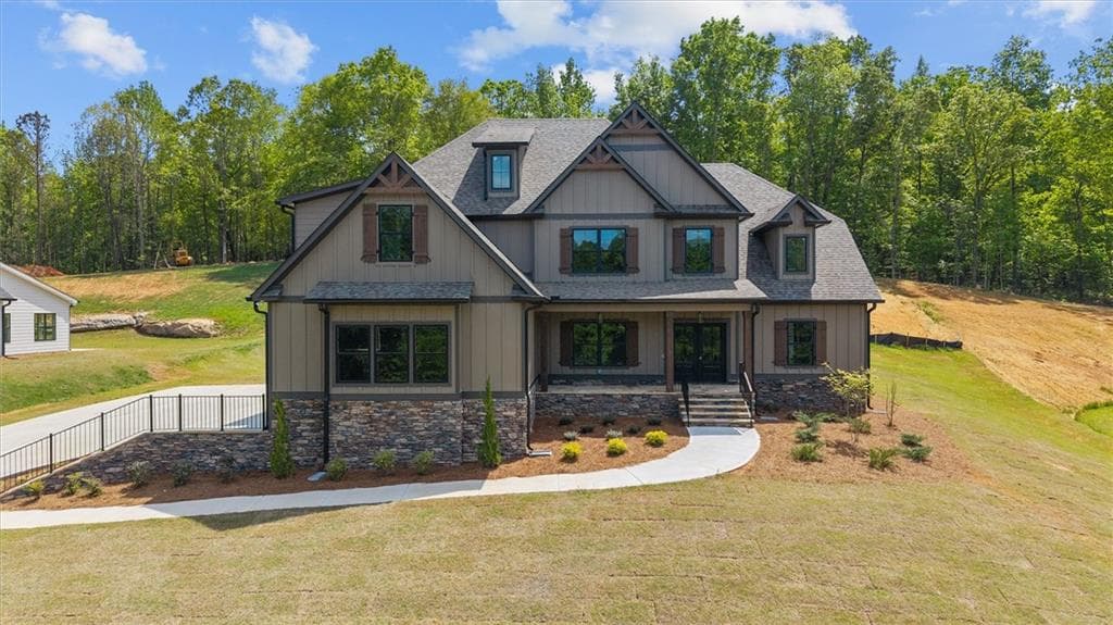 6 bedroom, 4 bathroom, 4,380 sq ft single family residence for sale at 161 West Lake Boulevard, Carrollton, GA 30116