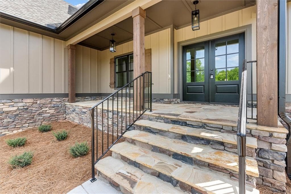 6 bedroom, 4 bathroom, 4,380 sq ft single family residence for sale at 161 West Lake Boulevard, Carrollton, GA 30116 — photo 7