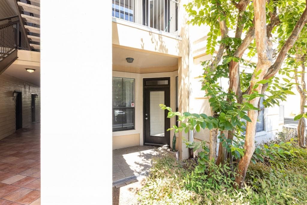 1 bedroom, 1 bathroom, 903 sq ft condominium for sale at 3777 Peachtree Road 712, Atlanta, GA 30319 — photo 4