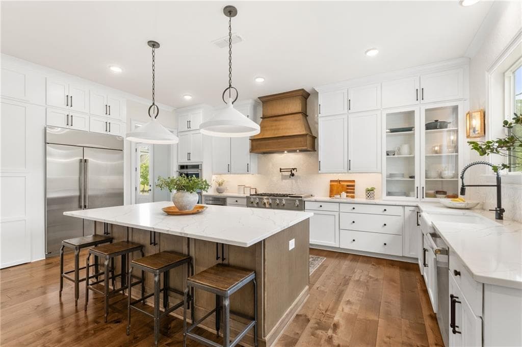 6 bedroom, 7 bathroom, 7,213 sq ft single family residence under contract at 4992 Concert Lane, Marietta, GA 30066 — photo 5