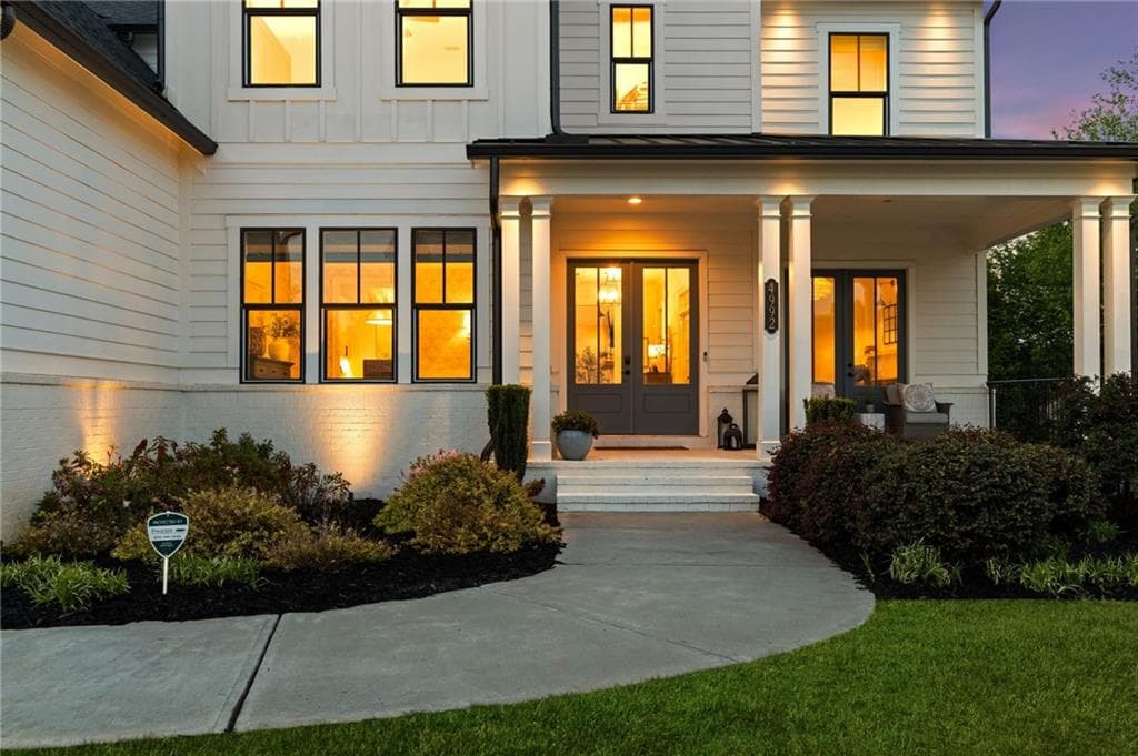 6 bedroom, 7 bathroom, 7,213 sq ft single family residence under contract at 4992 Concert Lane, Marietta, GA 30066 — photo 2