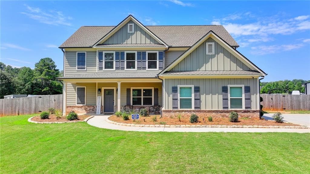 4 bedroom, 3 bathroom, 2,712 sq ft single family residence under contract at 4500 Bay Creek Road, Loganville, GA 30052 — photo 2