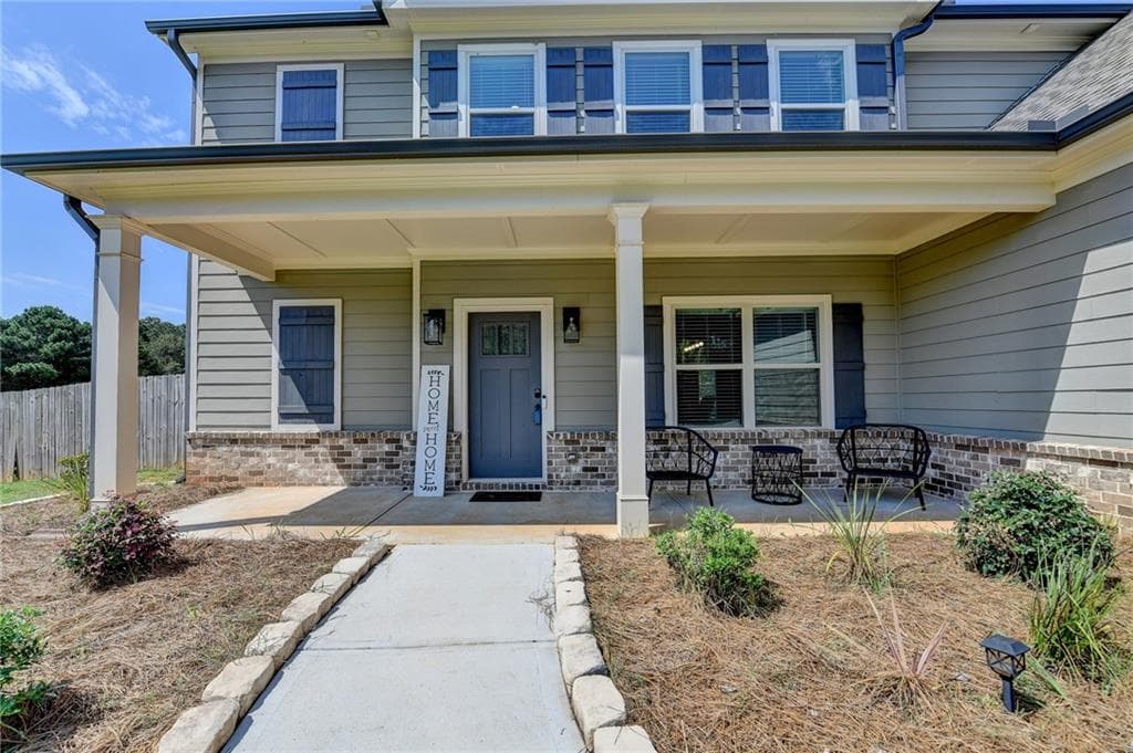 4 bedroom, 3 bathroom, 2,712 sq ft single family residence under contract at 4500 Bay Creek Road, Loganville, GA 30052 — photo 4