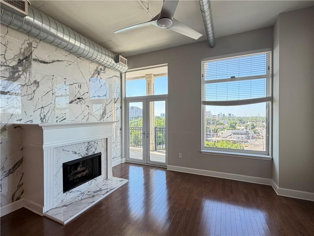 2 bedroom, 2 bathroom, 1,270 sq ft condominium for sale at 3820 Roswell Road 902, Atlanta, GA 30342 — photo 3