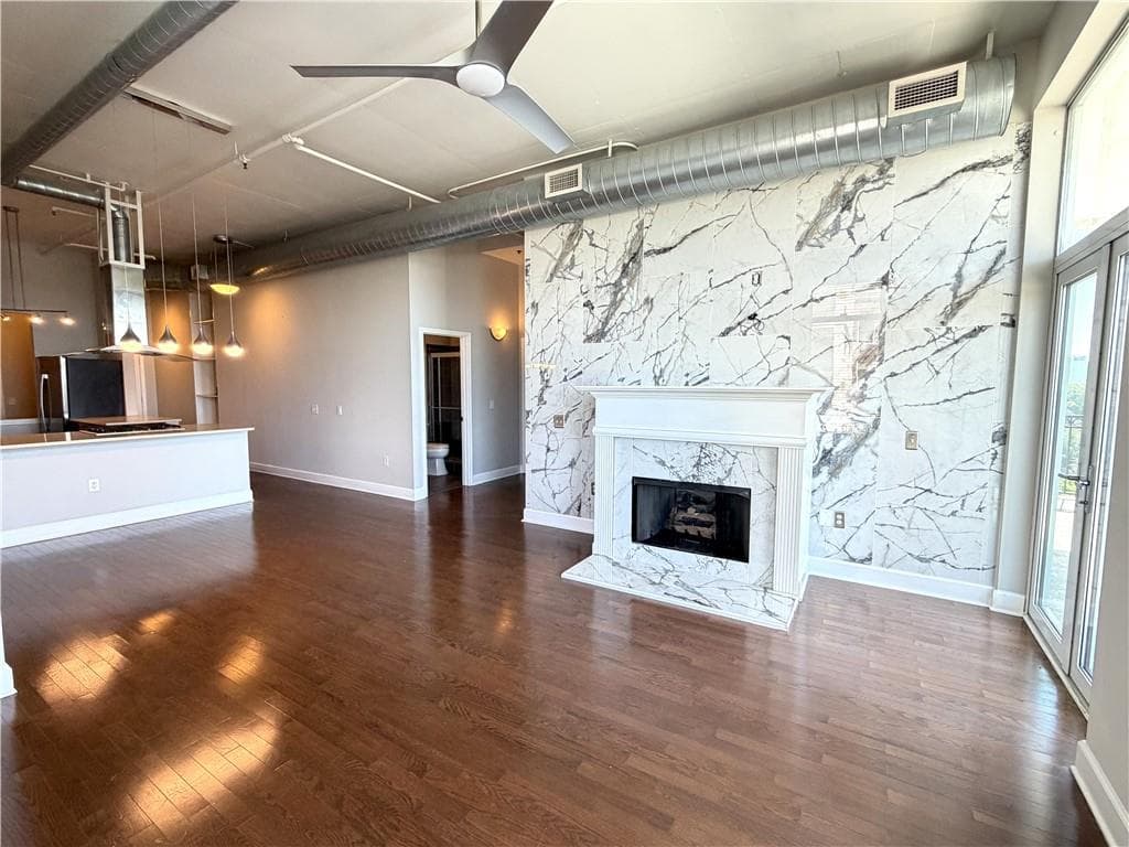 2 bedroom, 2 bathroom, 1,270 sq ft condominium for sale at 3820 Roswell Road 902, Atlanta, GA 30342 — photo 4