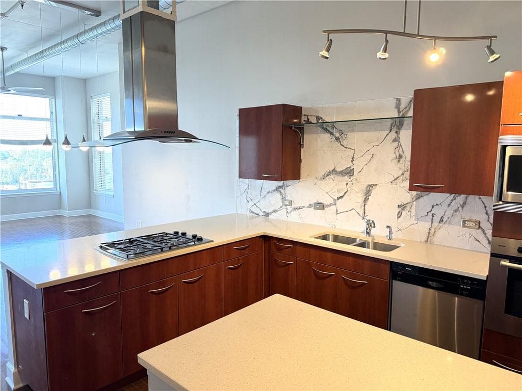 2 bedroom, 2 bathroom, 1,270 sq ft condominium for sale at 3820 Roswell Road 902, Atlanta, GA 30342 — photo 5