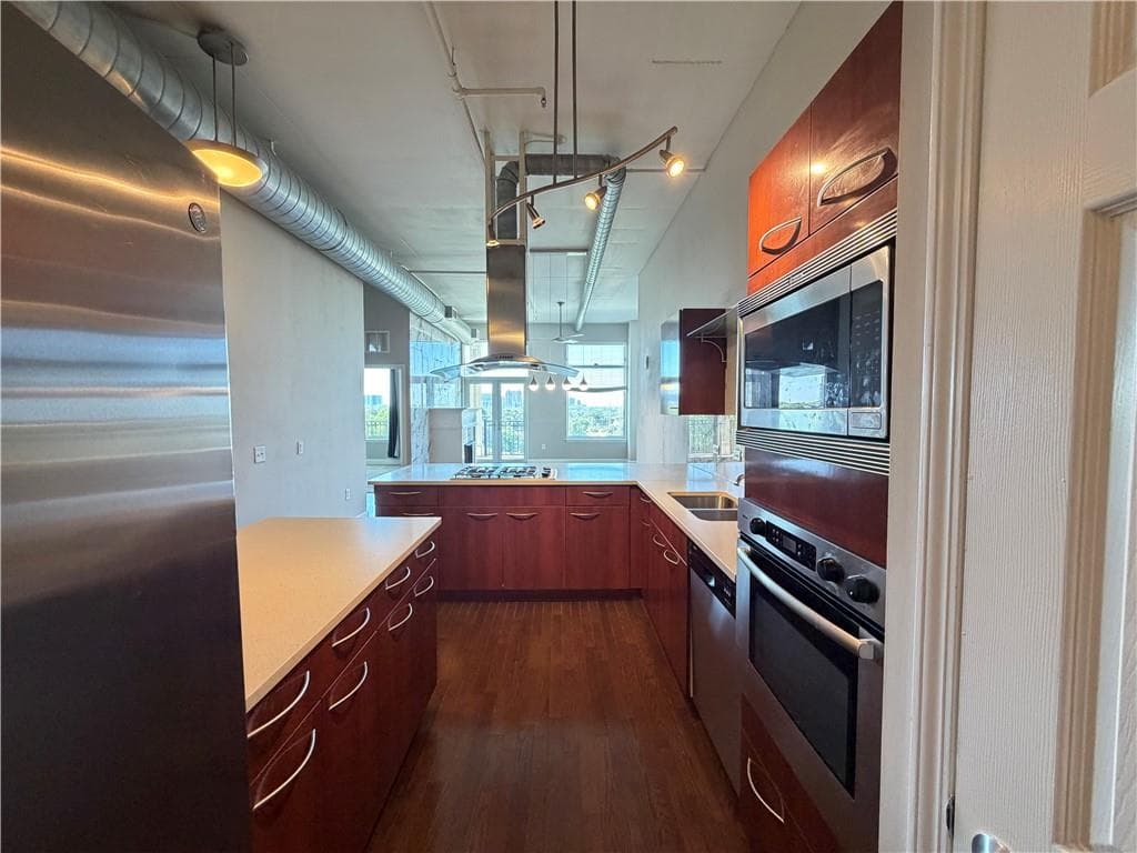 2 bedroom, 2 bathroom, 1,270 sq ft condominium for sale at 3820 Roswell Road 902, Atlanta, GA 30342 — photo 7