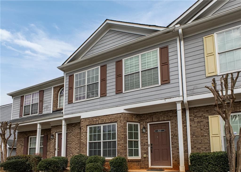 3 bedroom, 3 bathroom, 1,464 sq ft condominium for sale at 2527 Walden Lake Drive, Decatur, GA 30035