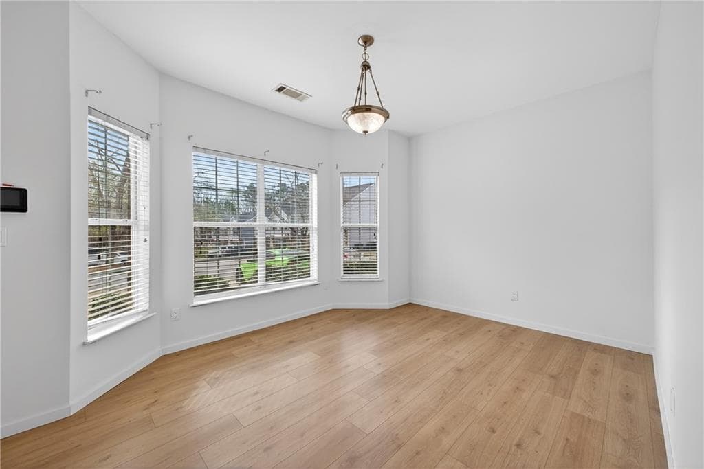 3 bedroom, 3 bathroom, 1,464 sq ft condominium for sale at 2527 Walden Lake Drive, Decatur, GA 30035 — photo 3